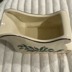 NWT LENOX Keepsake Holiday Sleigh Candy Dish.